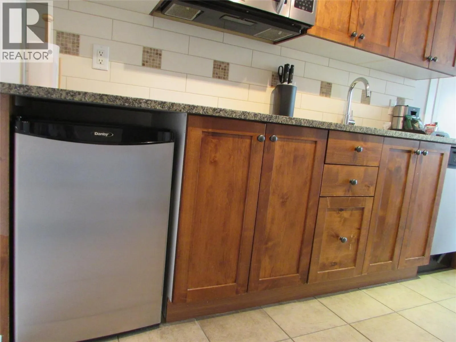 4200 LAKESHORE Drive Unit# 332