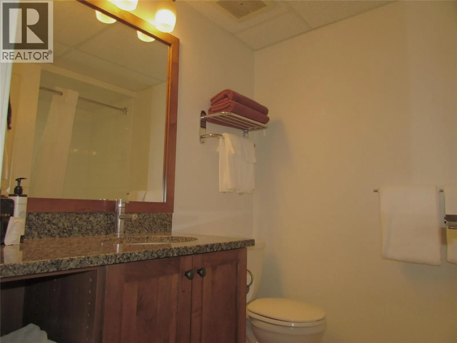 4200 LAKESHORE Drive Unit# 332