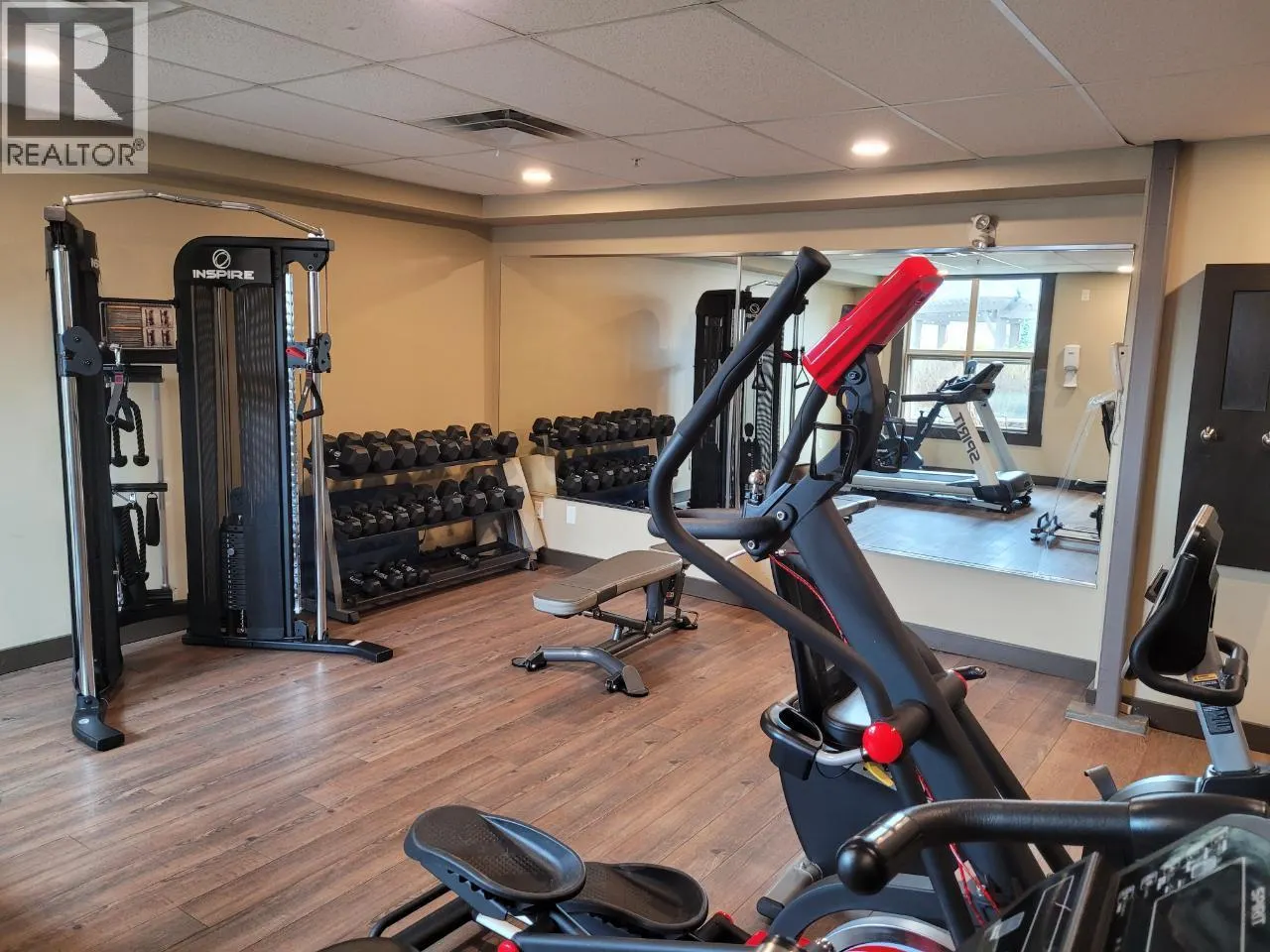 4200 LAKESHORE Drive Unit# 332