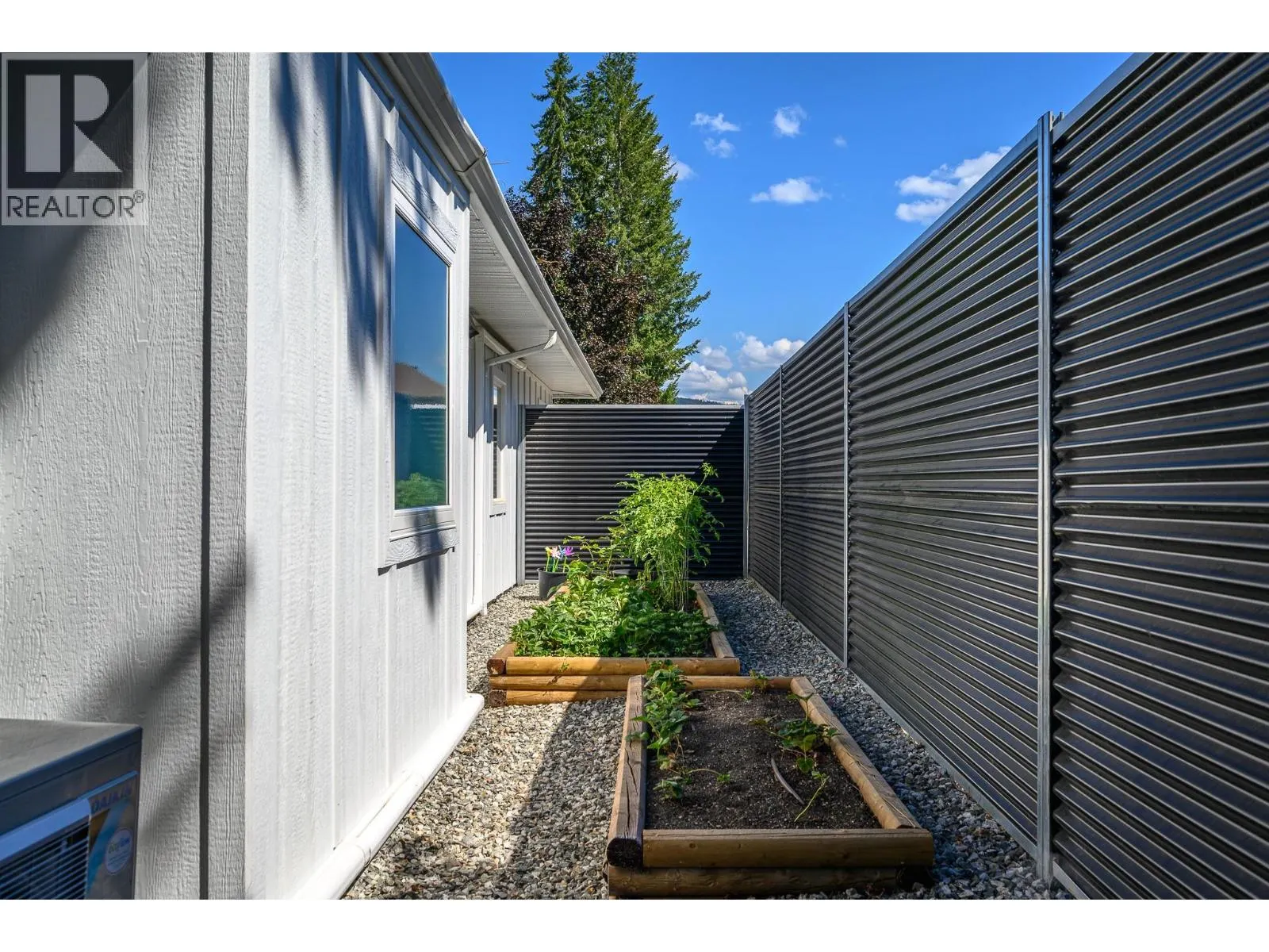 1941 18 Street SE