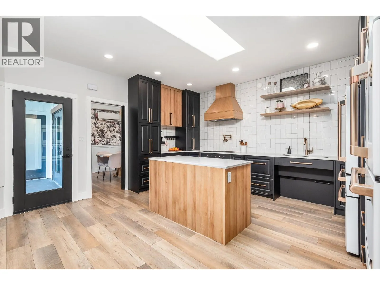 1941 18 Street SE