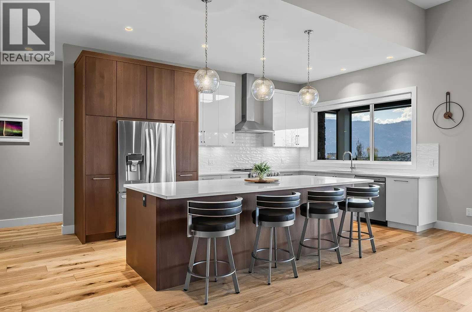 10018 Beacon Hill Drive