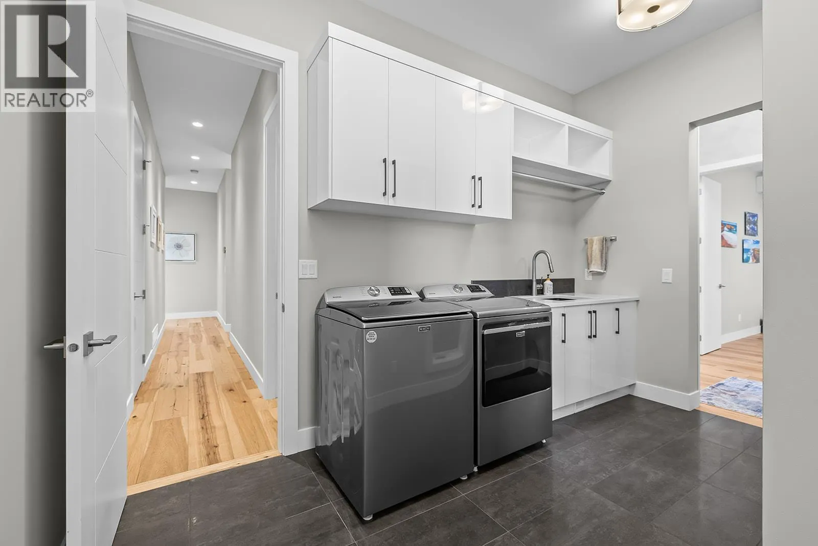 10018 Beacon Hill Drive