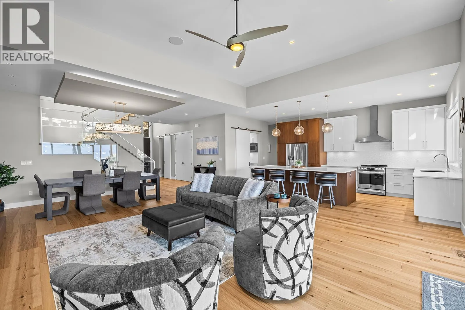 10018 Beacon Hill Drive