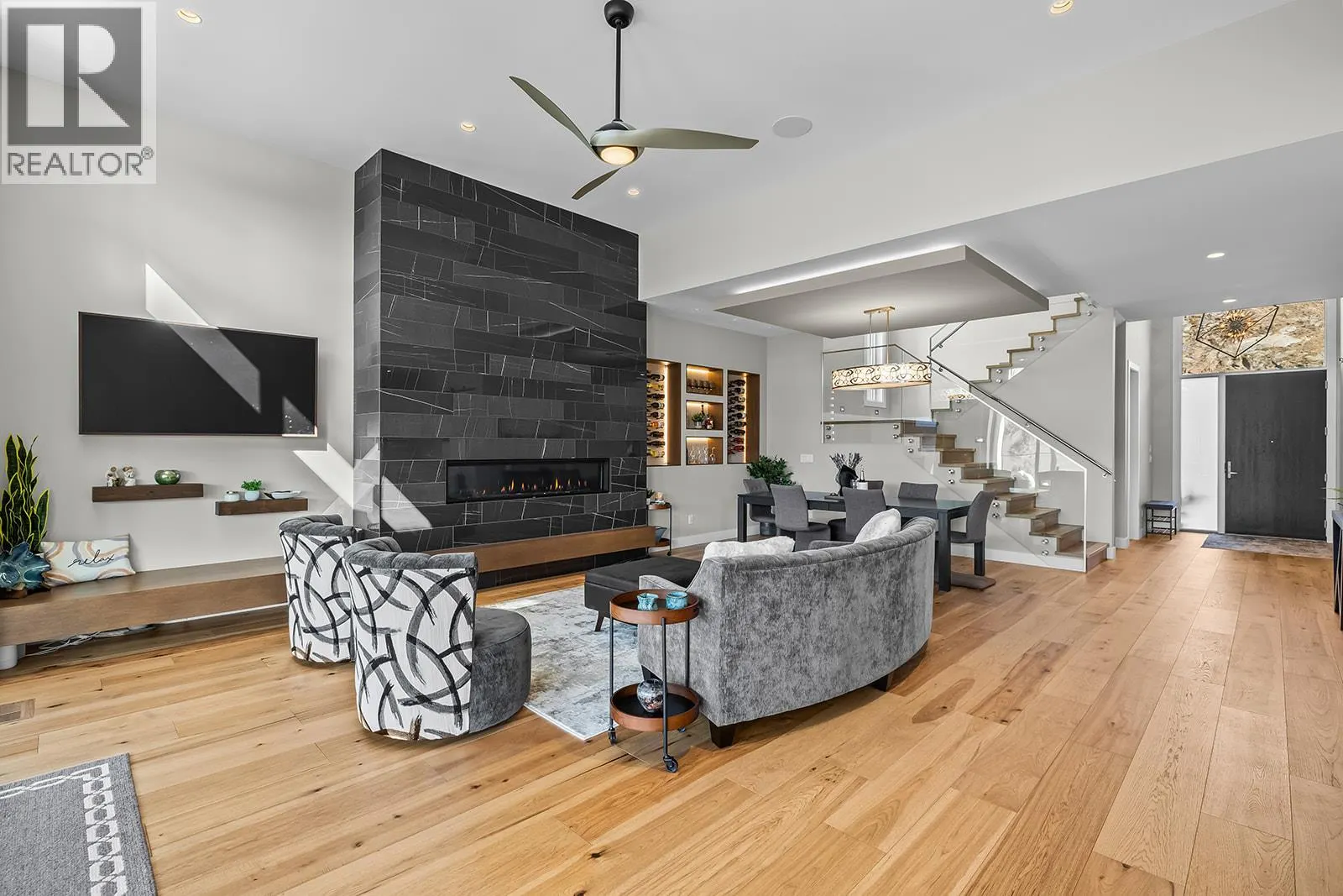 10018 Beacon Hill Drive