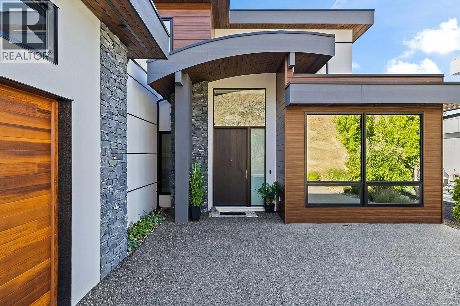 10018 Beacon Hill Drive