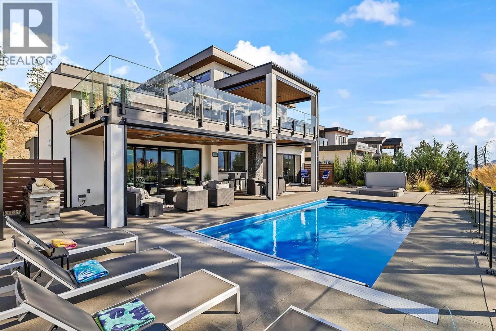 10018 Beacon Hill Drive