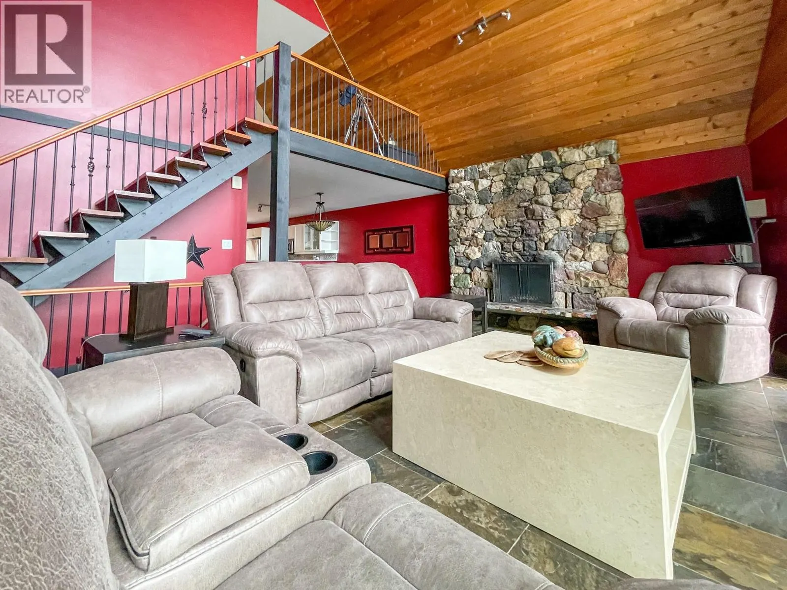3075 Waverly Rd. Road