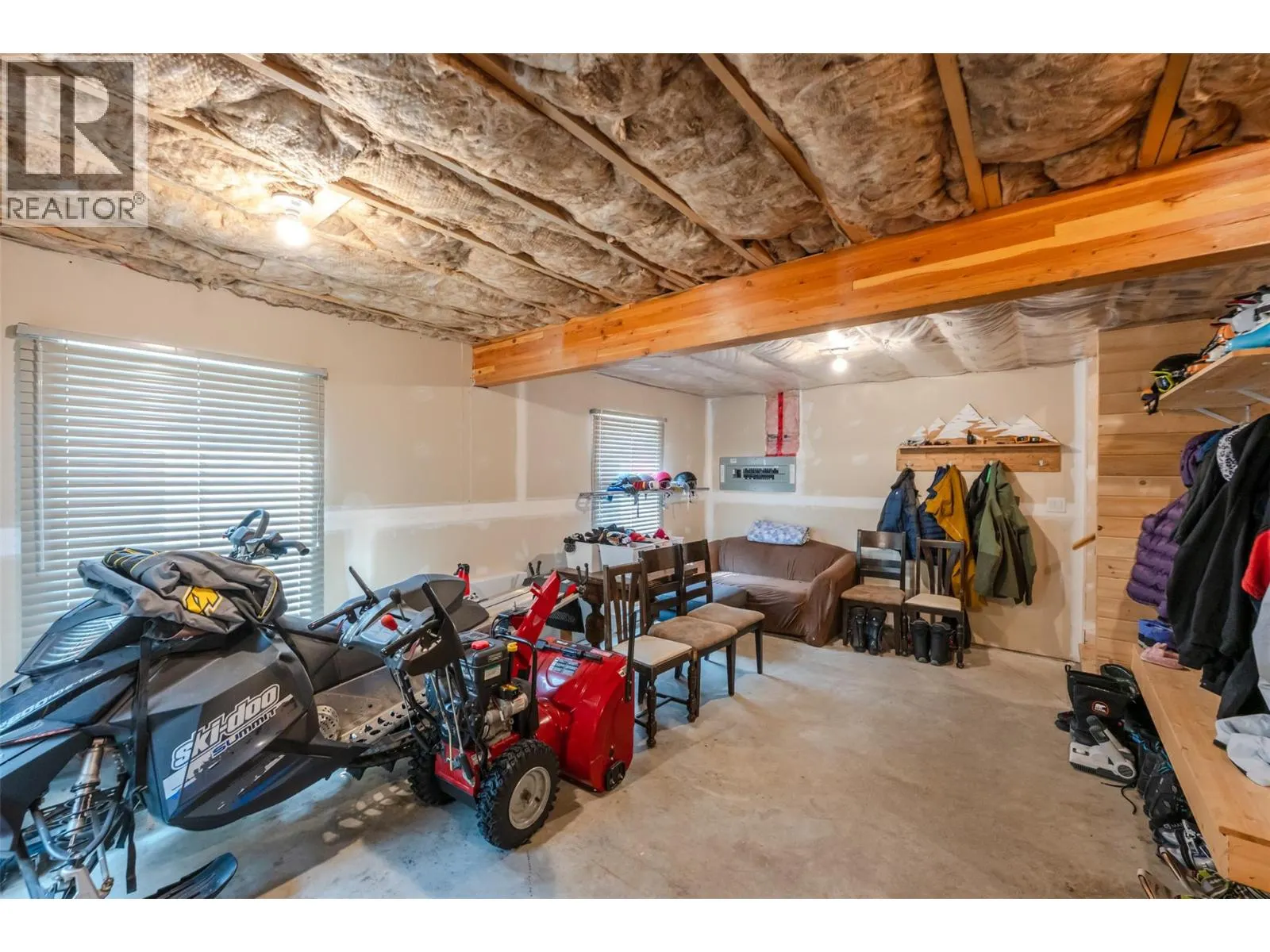 15 Falcon Drive