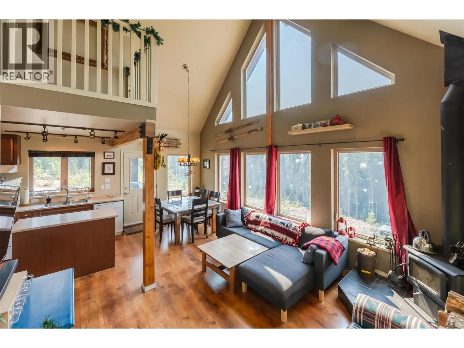 15 Falcon Drive