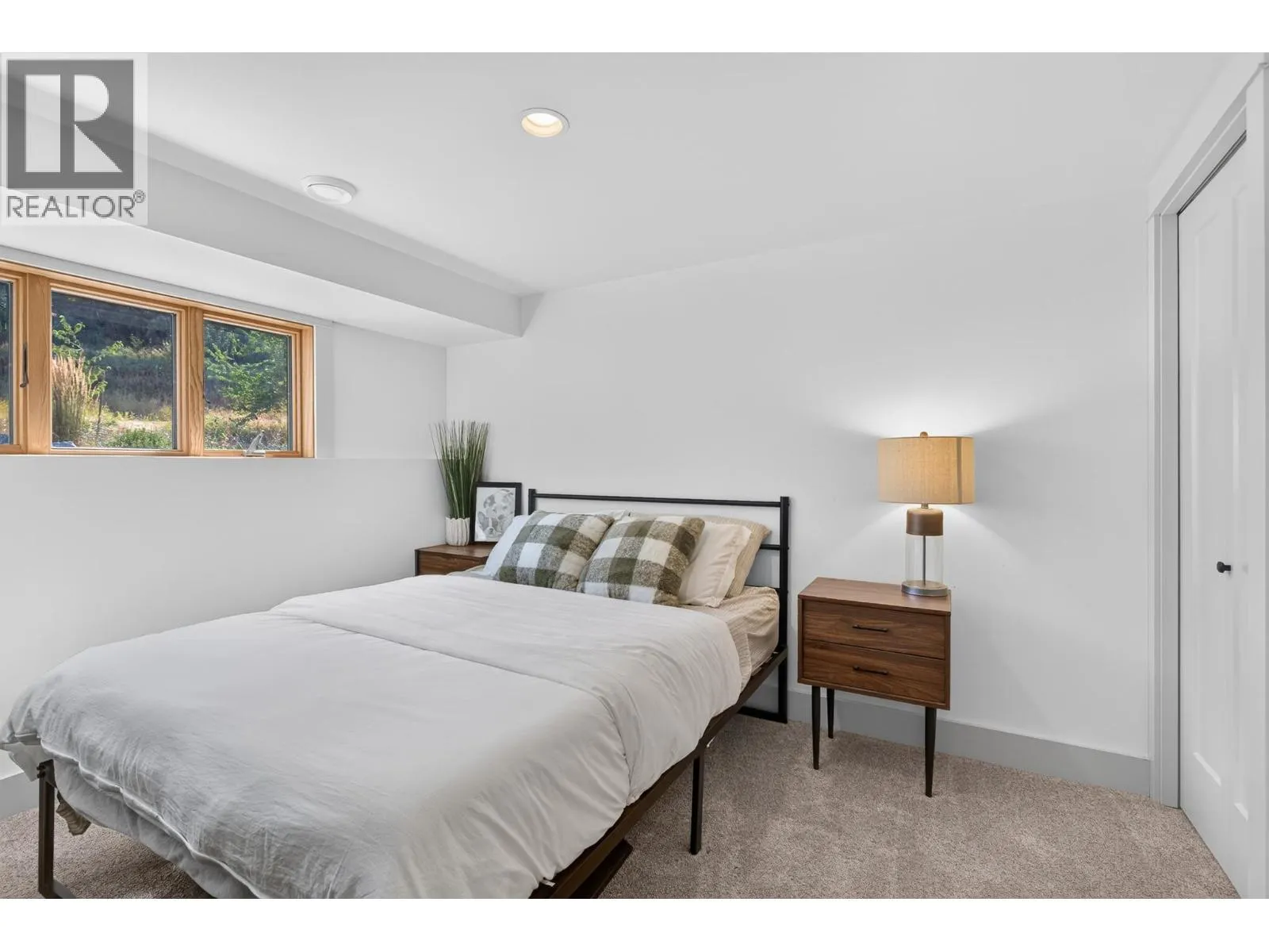 211 Enderby Grindrod Road
