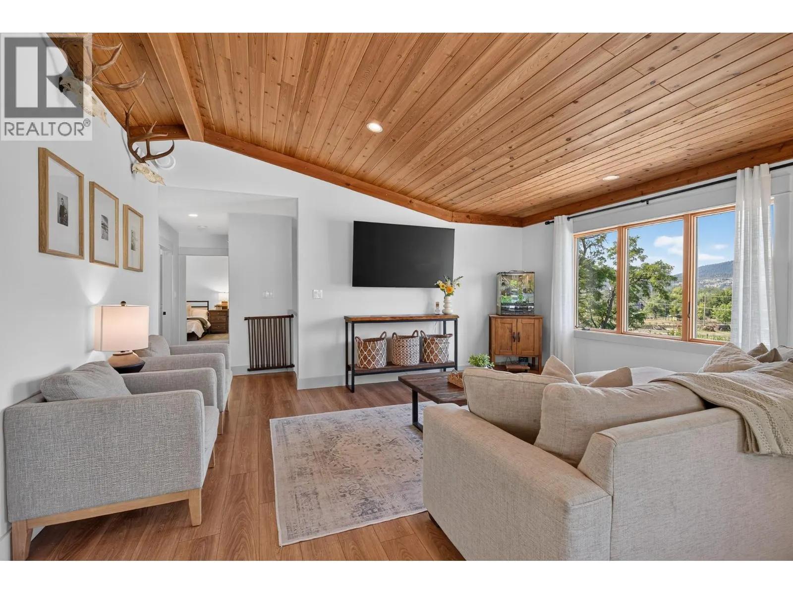211 Enderby Grindrod Road