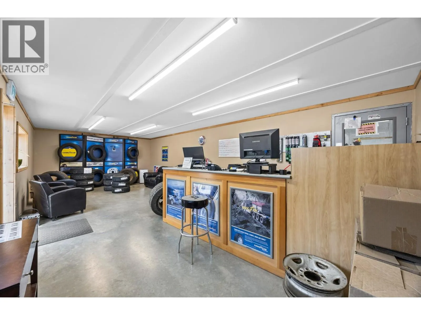 5755 97 Highway
