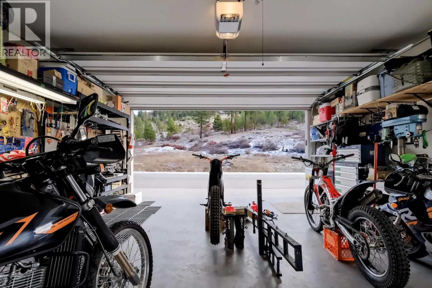 926 HOLDEN Road