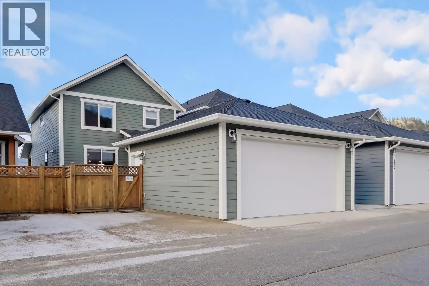 926 HOLDEN Road