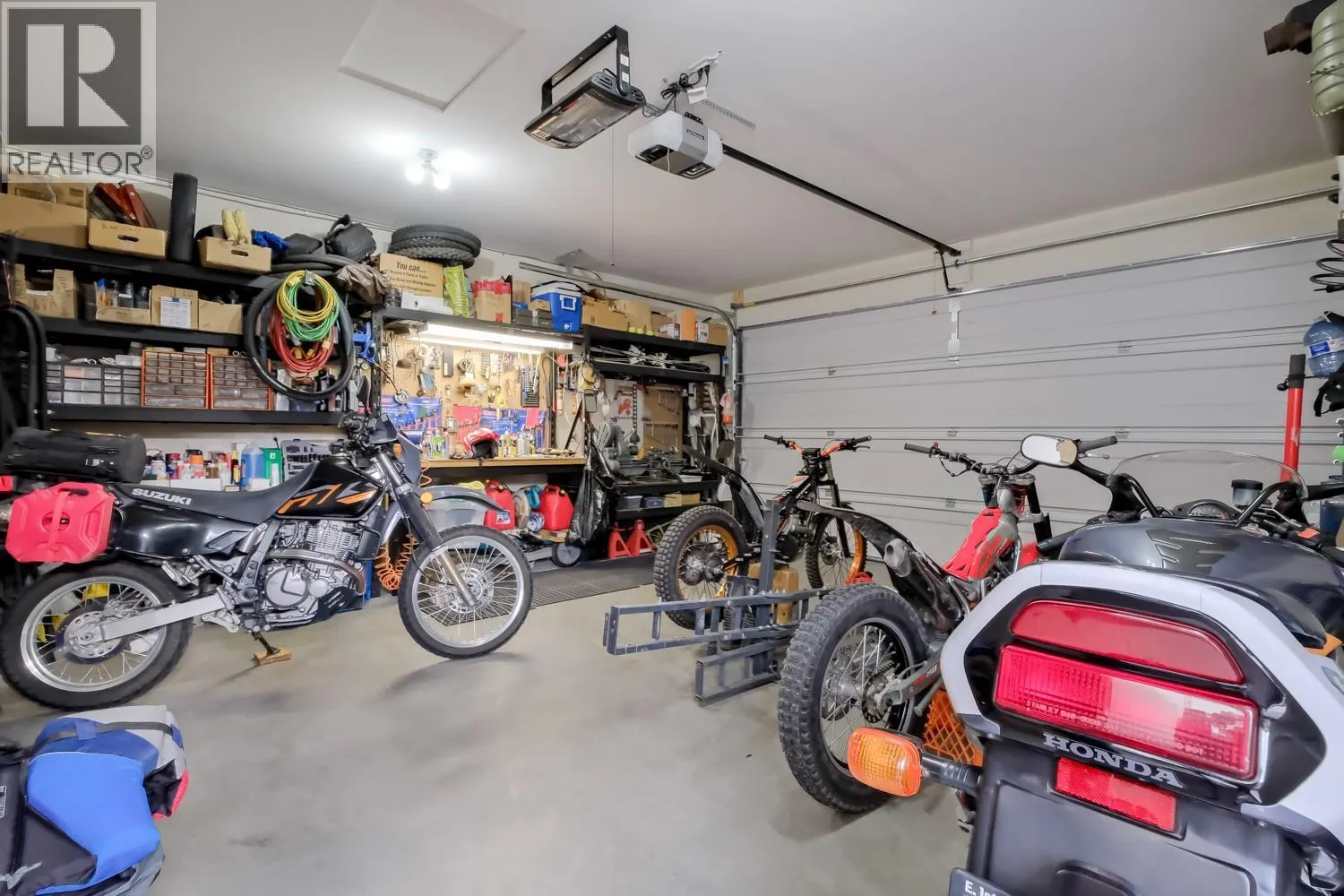 926 HOLDEN Road