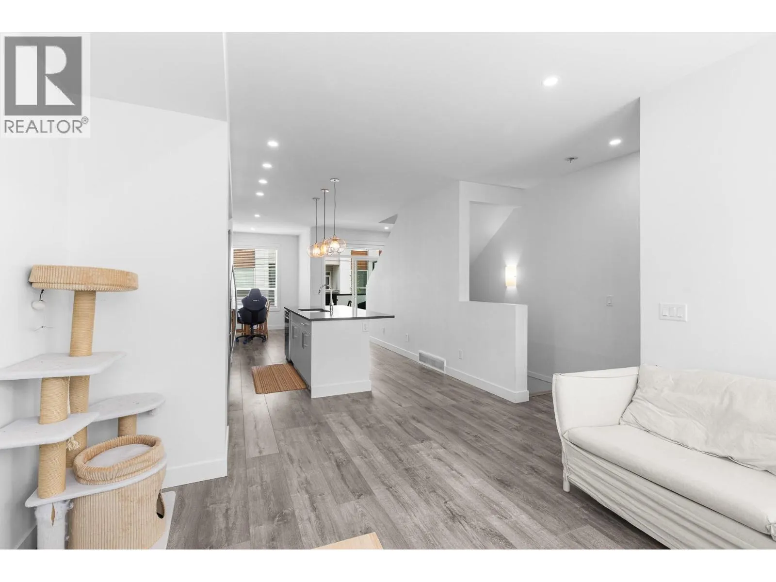 610 Academy Way Unit# 19