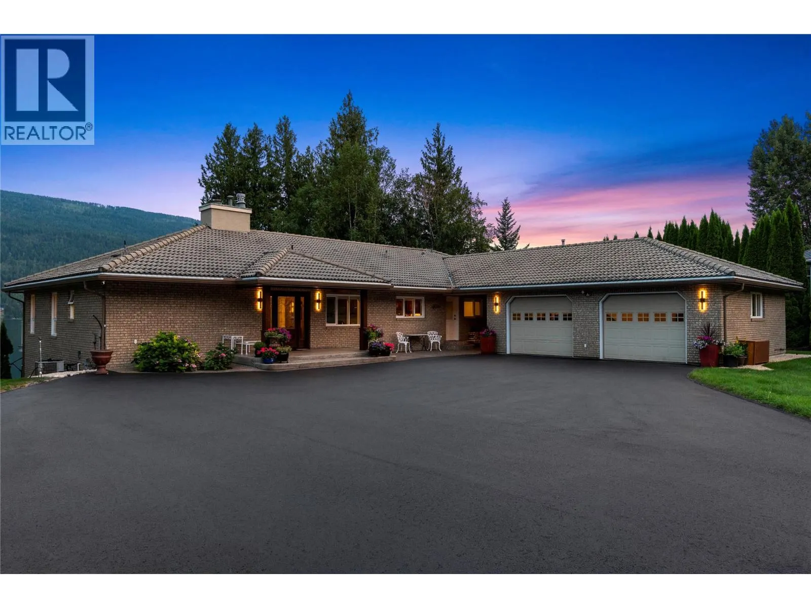 3886 Parri Road