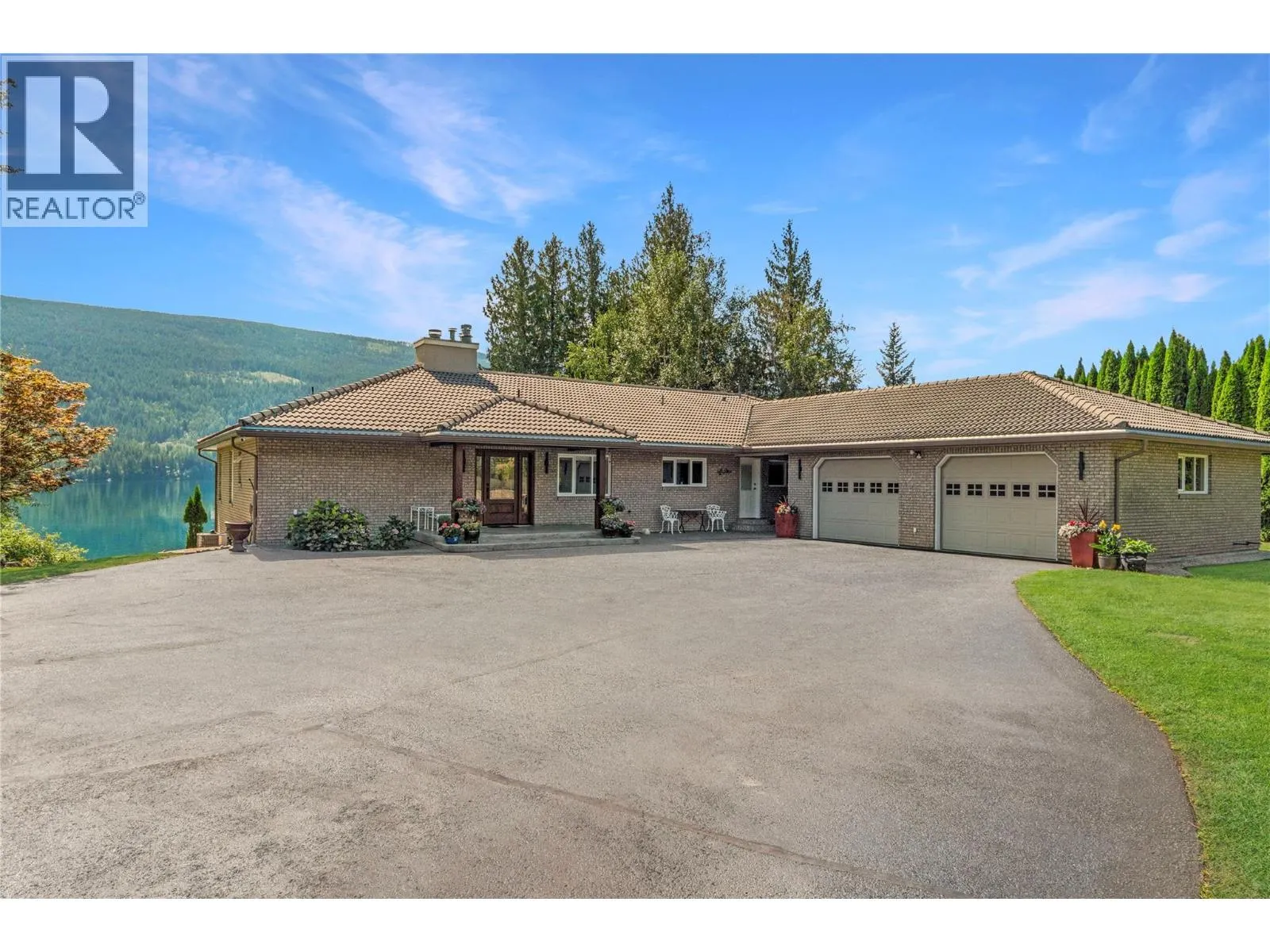 3886 Parri Road