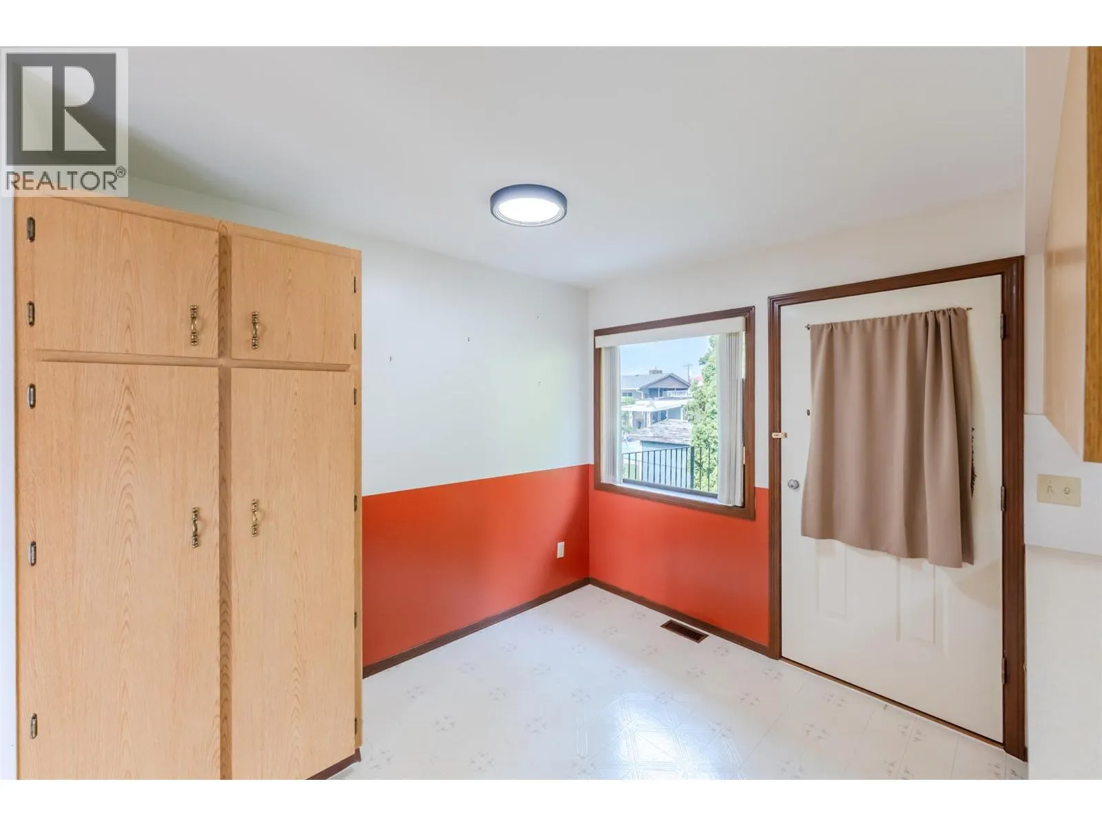 14 Bartlett Place