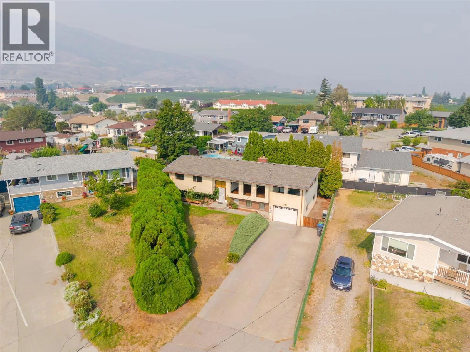 14 Bartlett Place