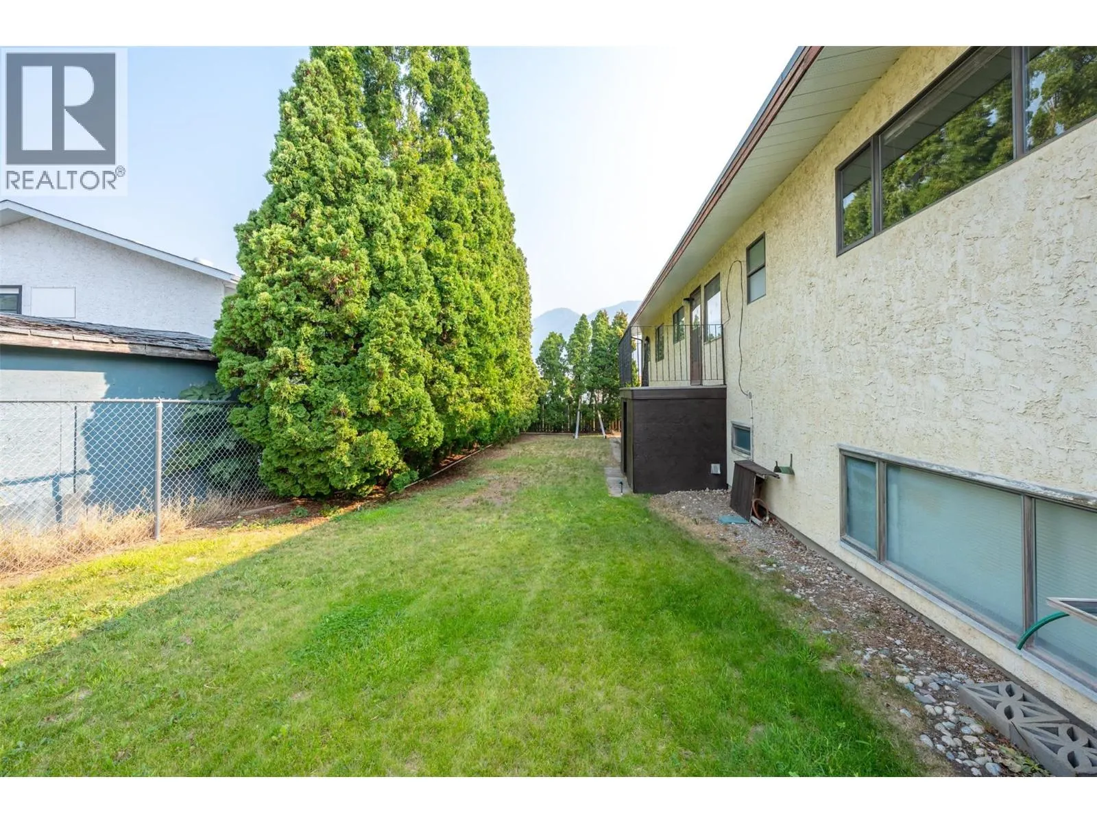 14 Bartlett Place