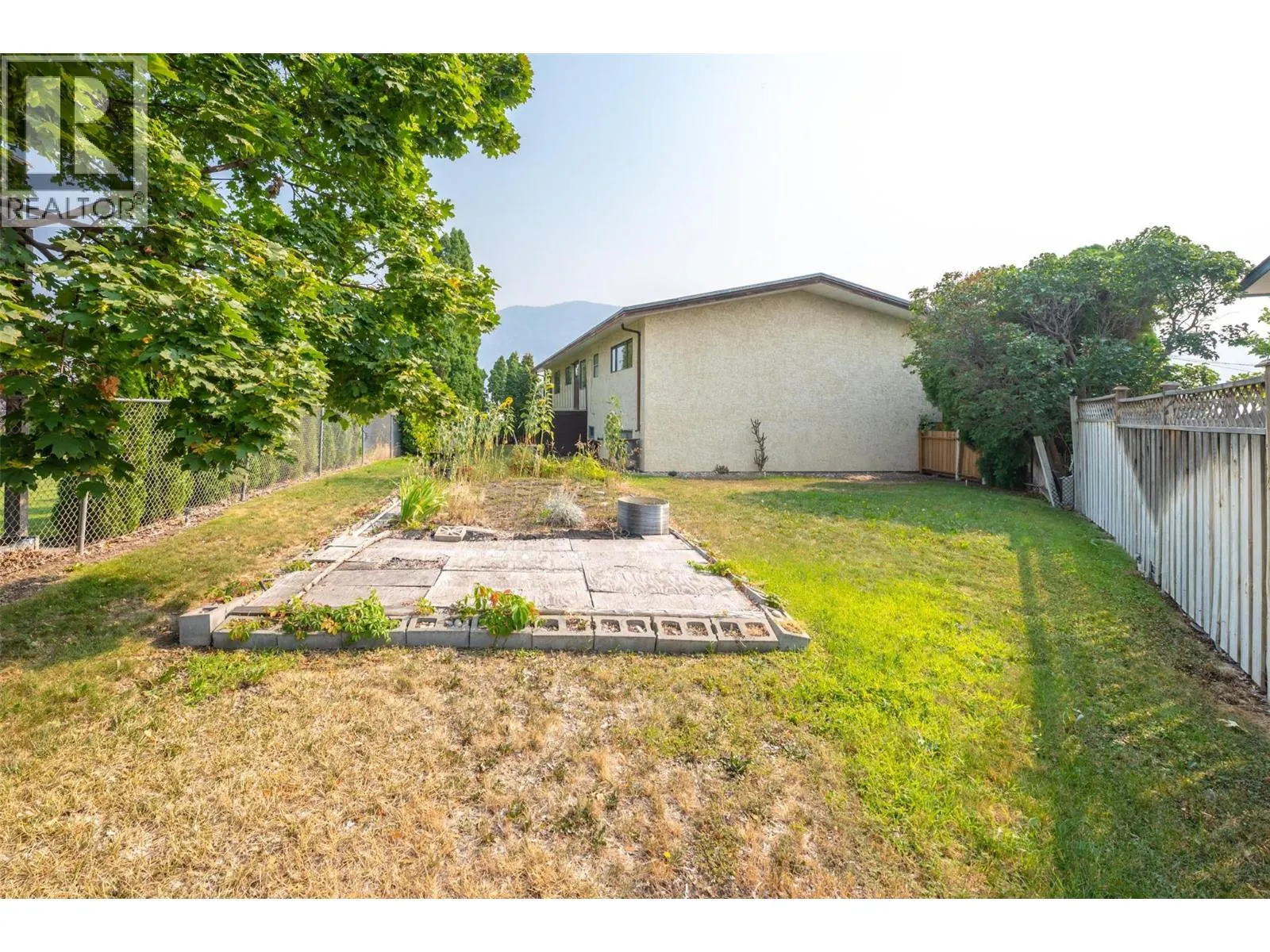 14 Bartlett Place