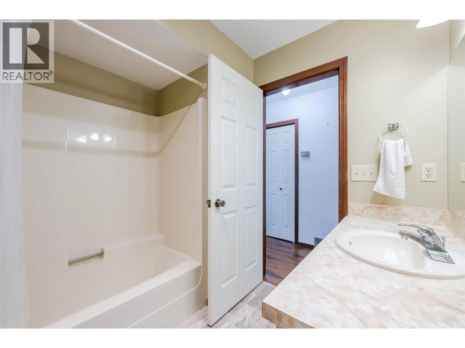 14 Bartlett Place