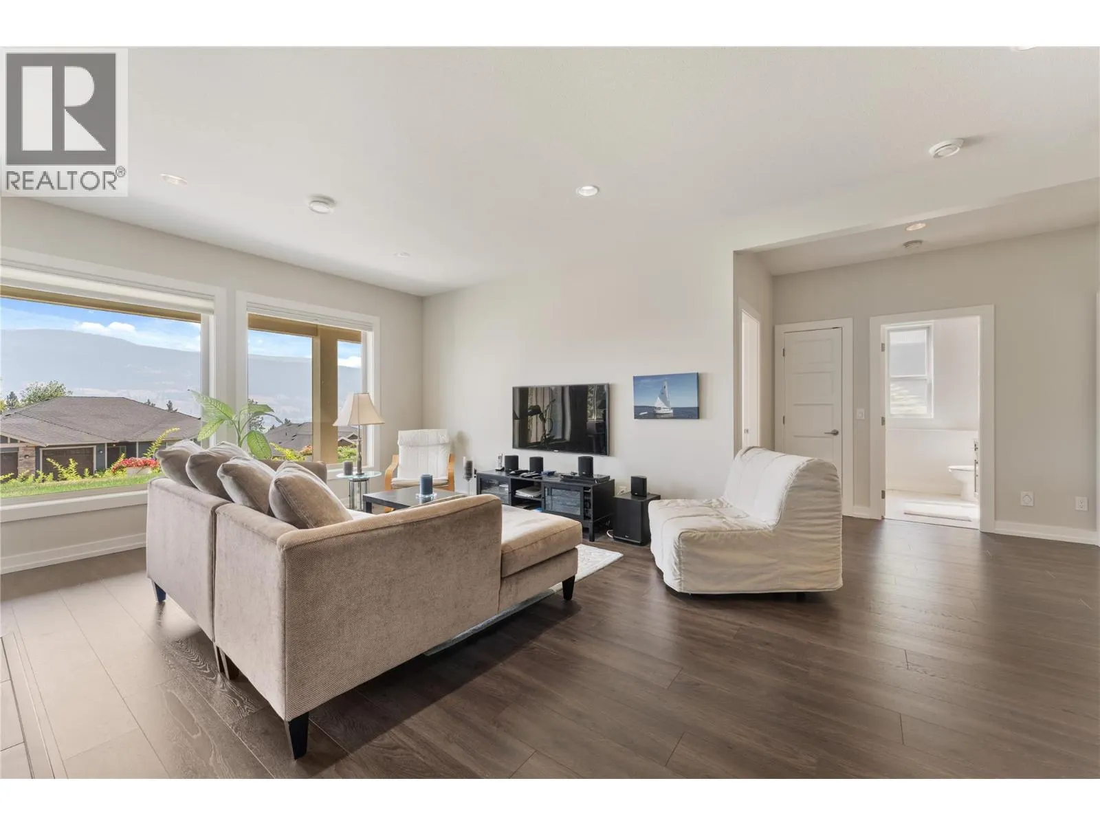 13464 Lake Hill Drive