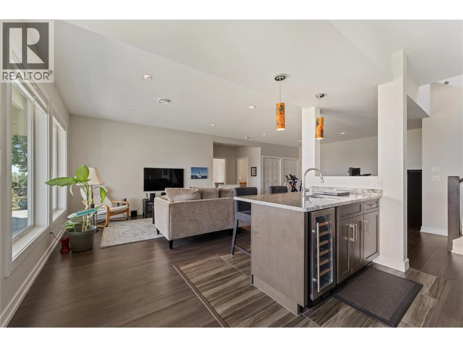 13464 Lake Hill Drive