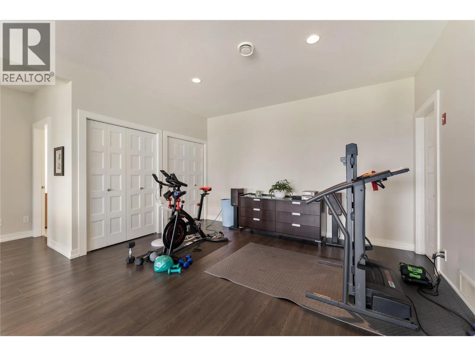 13464 Lake Hill Drive