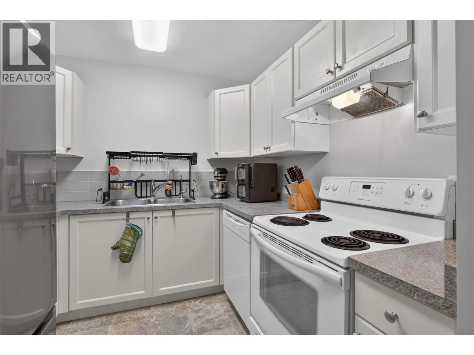 3413 Okanagan Avenue Unit# 36