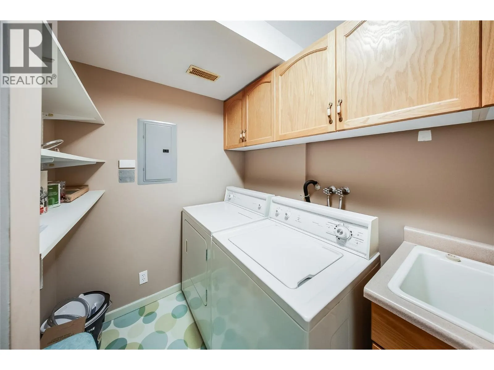 573 10th Avenue Unit# 4