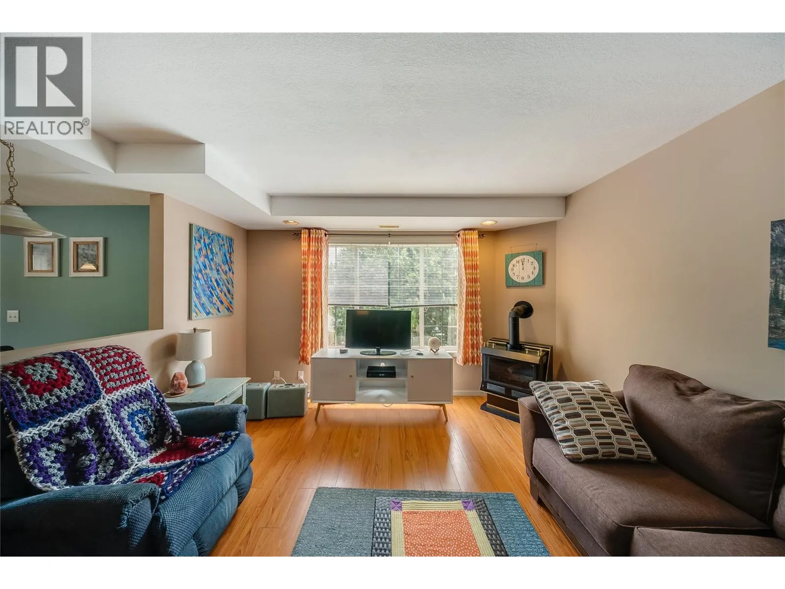 573 10th Avenue Unit# 4