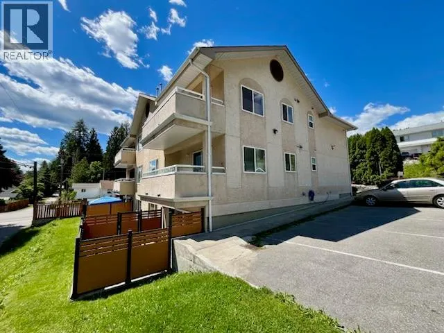 573 10th Avenue Unit# 4