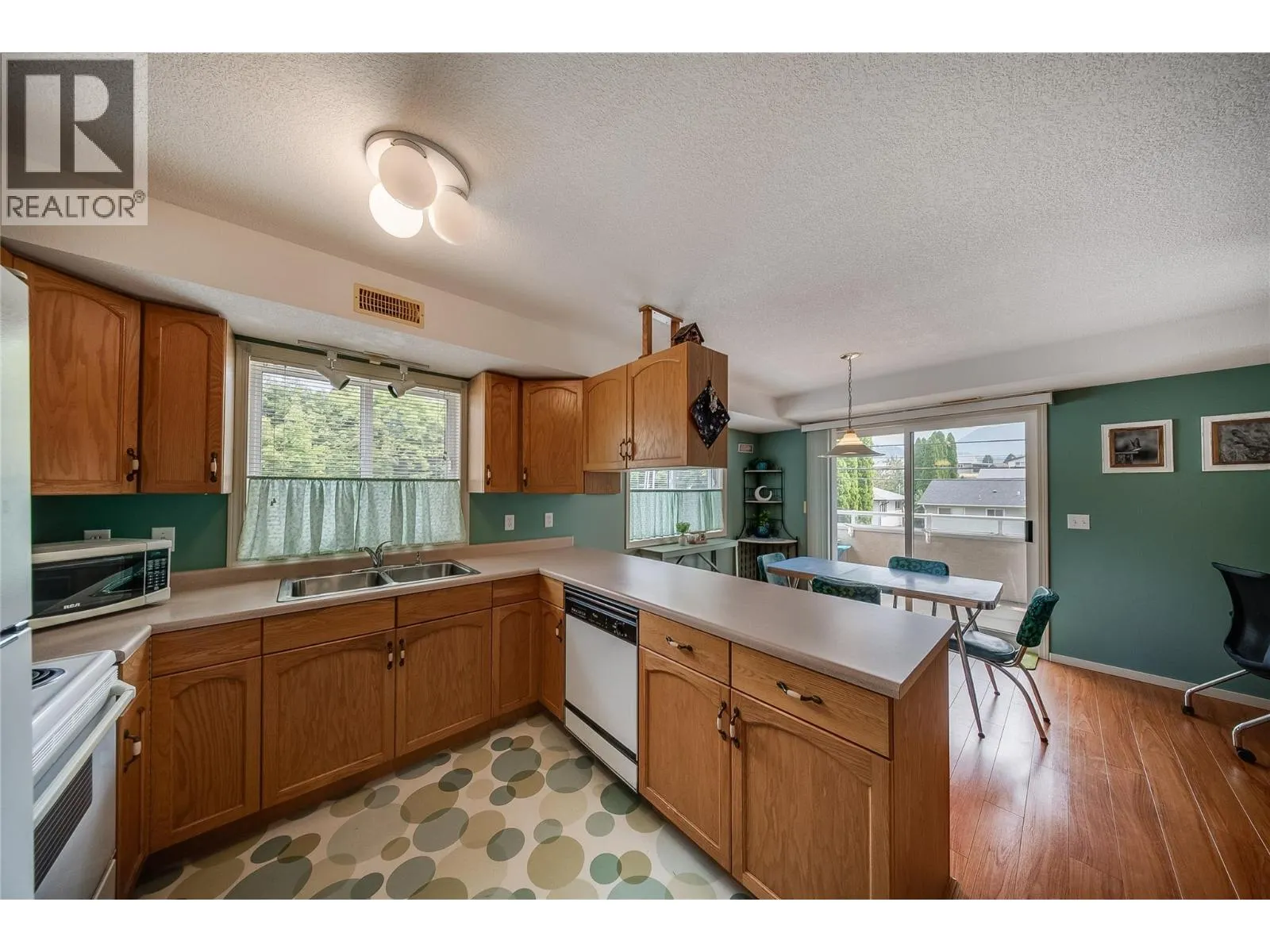 573 10th Avenue Unit# 4