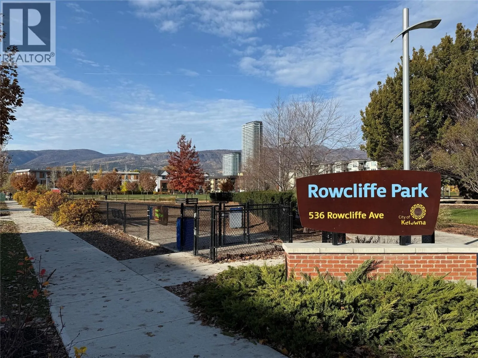 555 Rowcliffe Avenue Unit# 305
