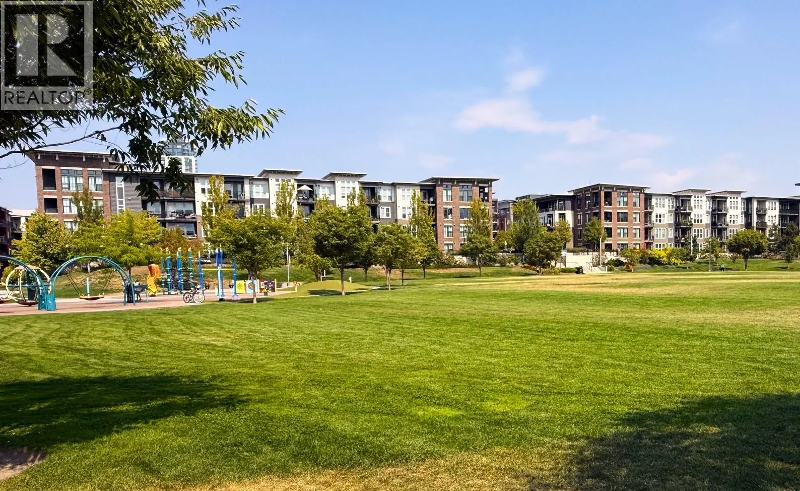 555 Rowcliffe Avenue Unit# 305