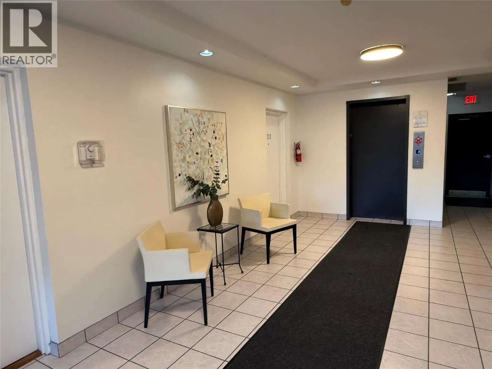 555 Rowcliffe Avenue Unit# 305