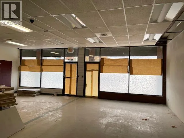 3042 Skaha Lake Road