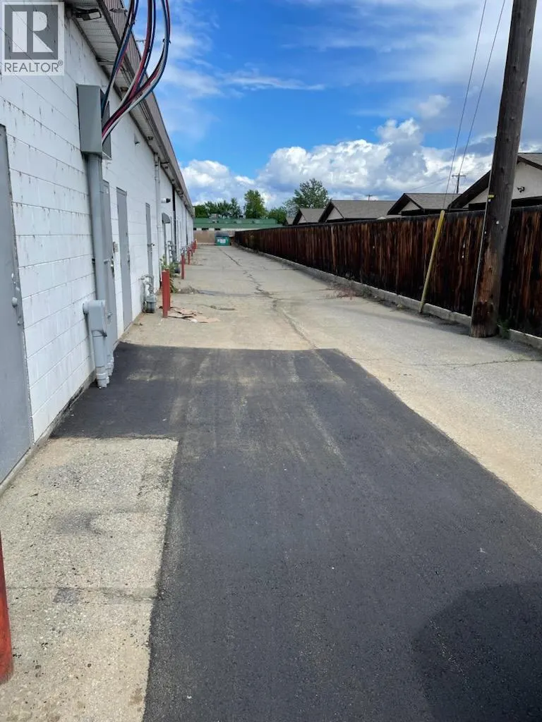3042 Skaha Lake Road