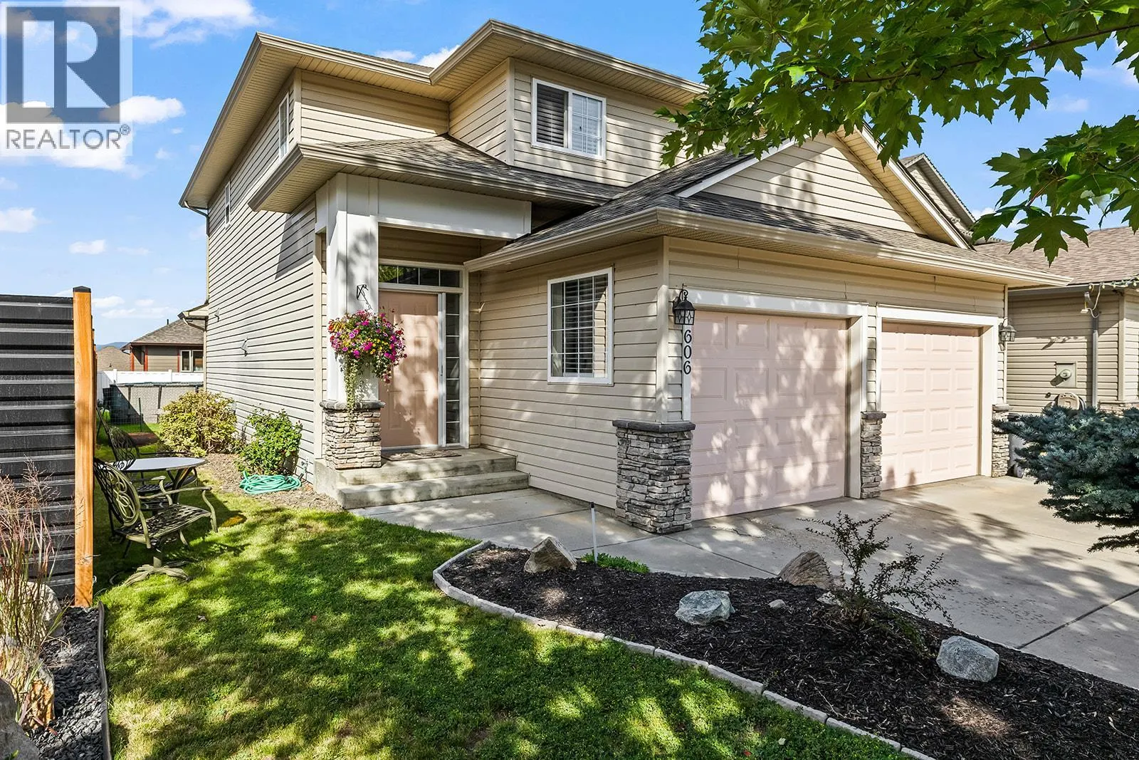 606 South Crest Drive