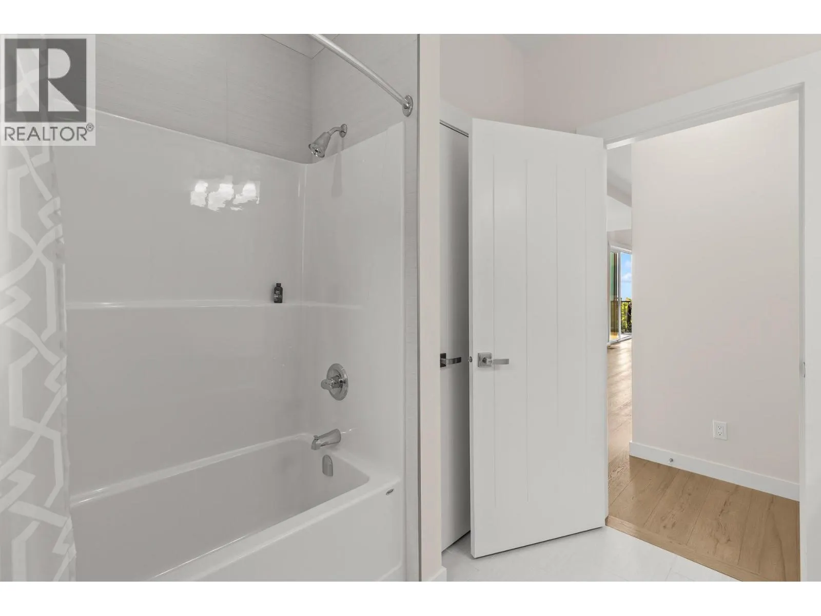 1534 GREGORY Road