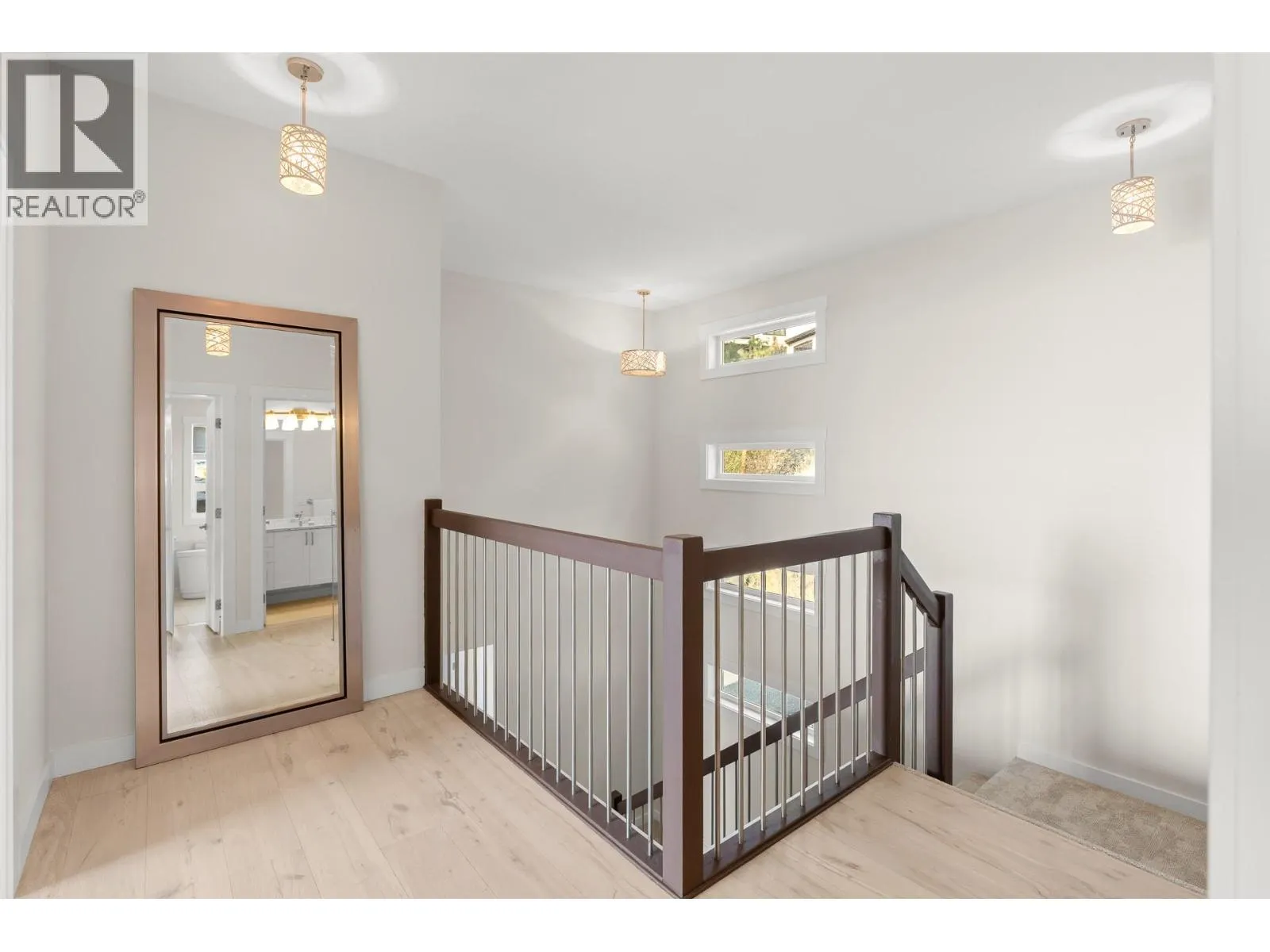 1534 GREGORY Road