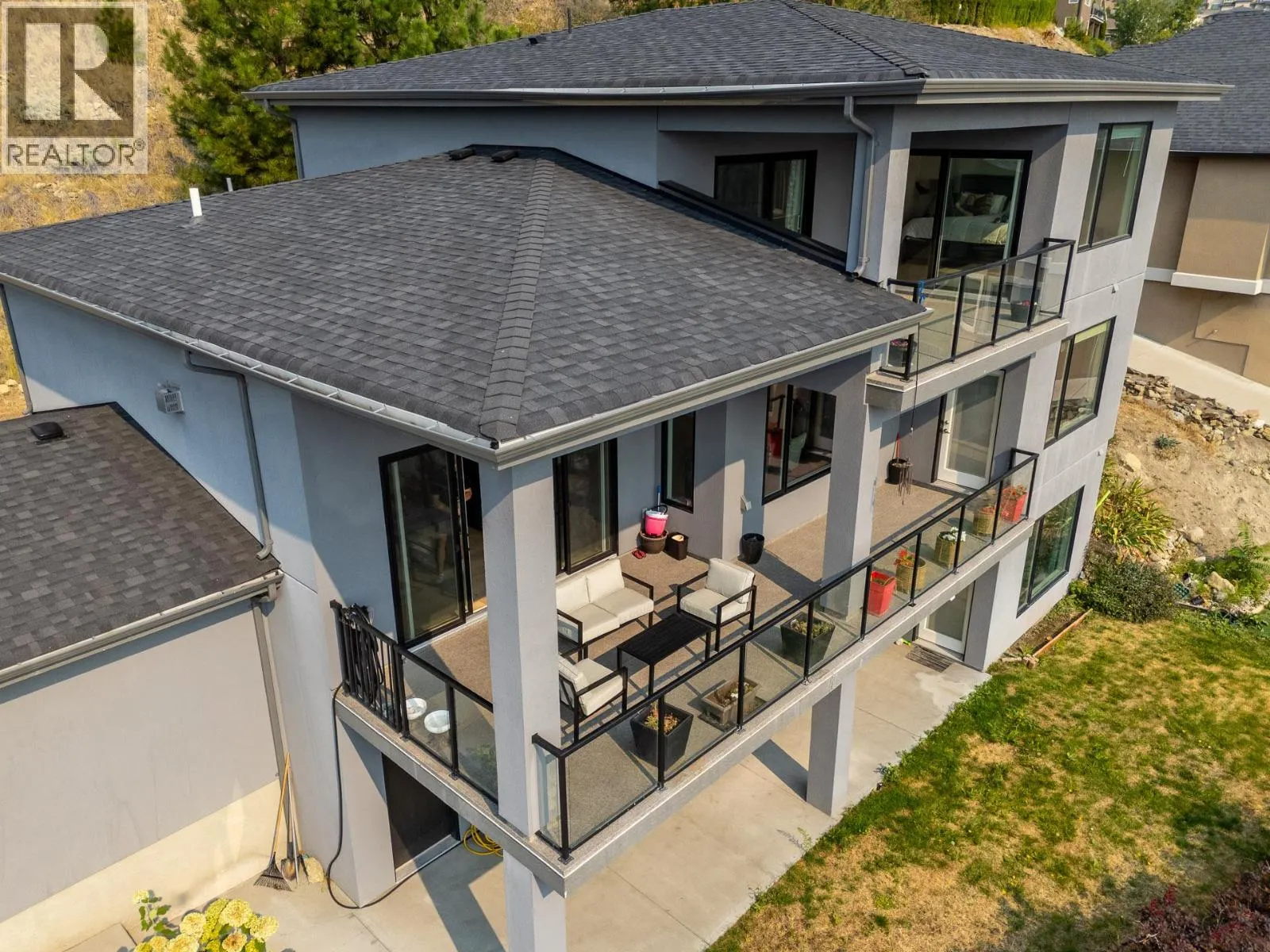 1534 GREGORY Road