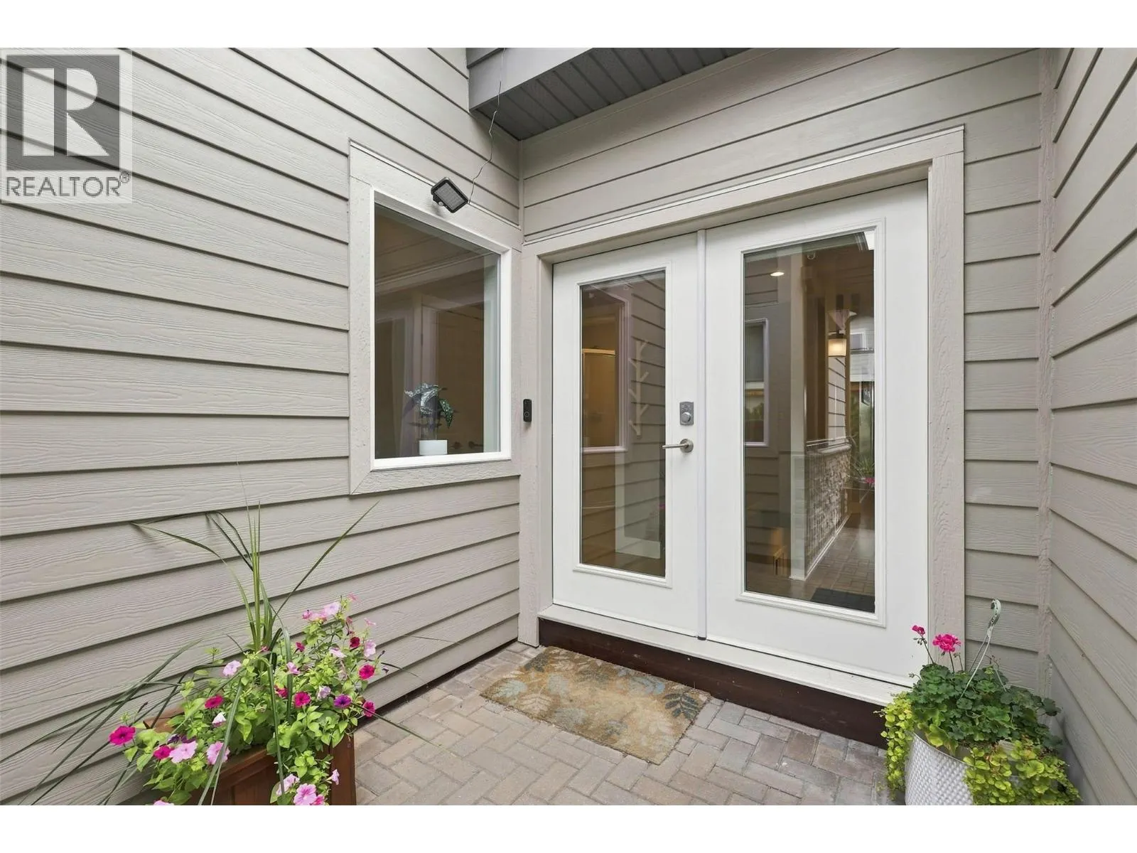 2200 LINFIELD Drive Unit# 32