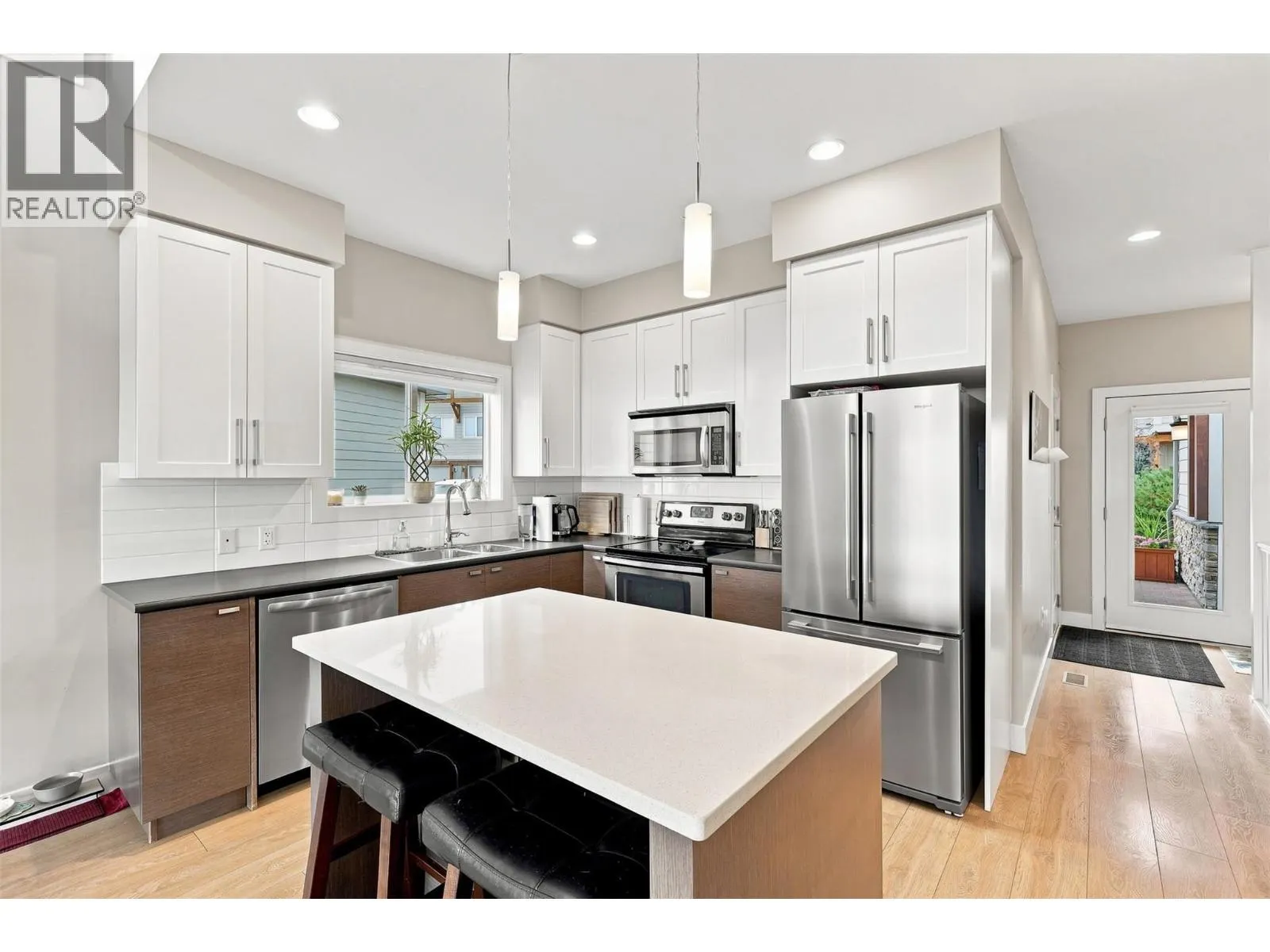 2200 LINFIELD Drive Unit# 32