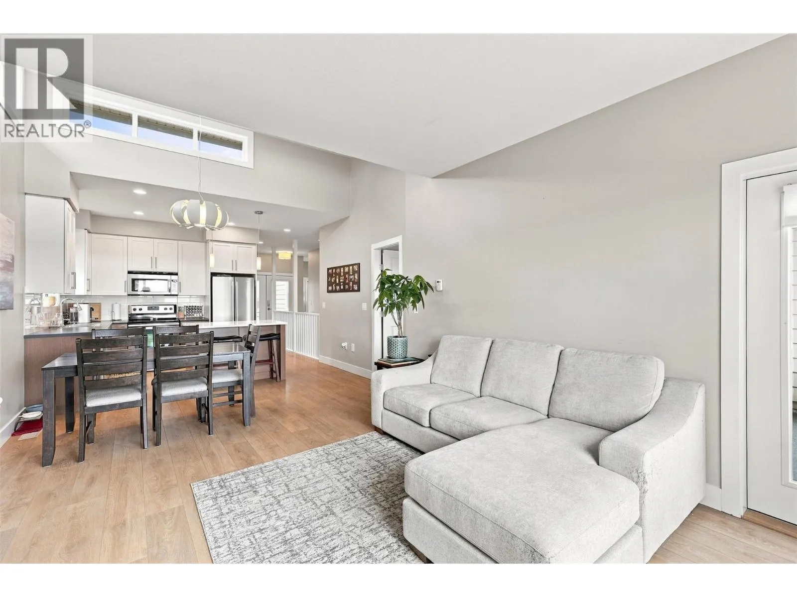 2200 LINFIELD Drive Unit# 32