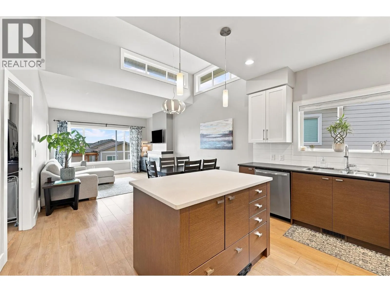 2200 LINFIELD Drive Unit# 32