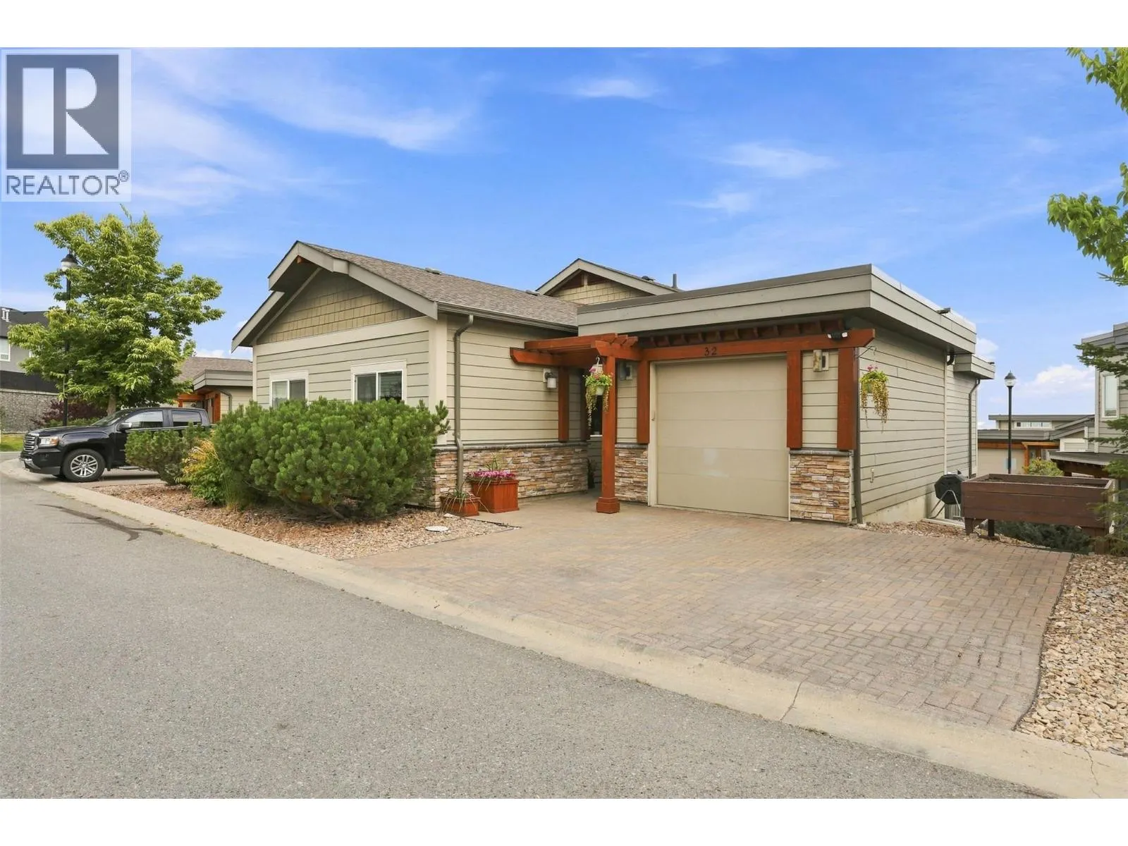 2200 LINFIELD Drive Unit# 32
